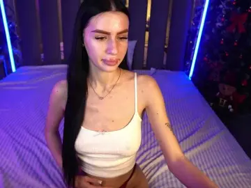 SnowWhiteee  live sex cam