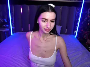 SnowWhiteee  live sex cam