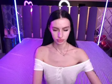 SnowWhiteee  live sex cam