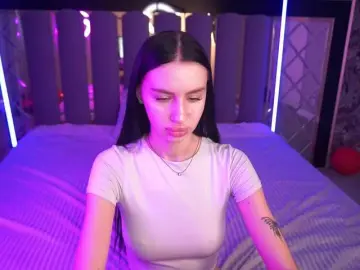 SnowWhiteee  live sex cam