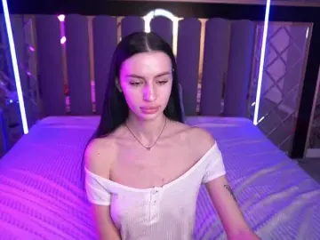 SnowWhiteee  live sex cam