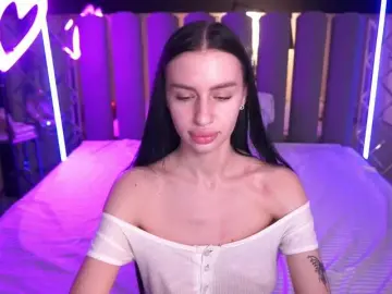 SnowWhiteee  live sex cam