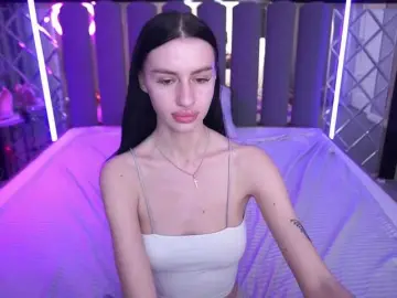 SnowWhiteee  live sex cam