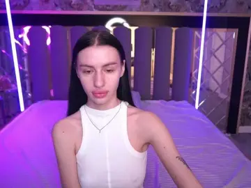 SnowWhiteee  live sex cam
