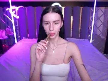 SnowWhiteee  live sex cam