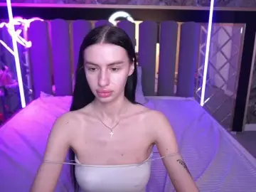 SnowWhiteee  live sex cam