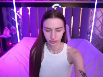 SnowWhiteee  live sex cam