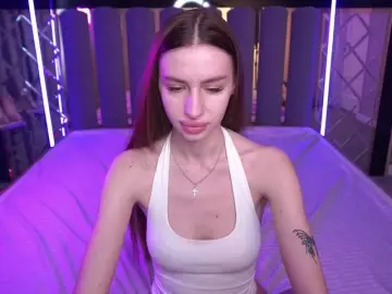 SnowWhiteee  live sex cam