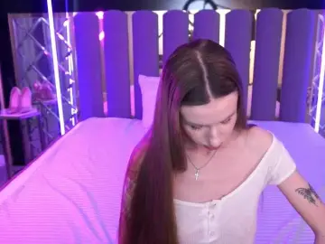 SnowWhiteee  live sex cam