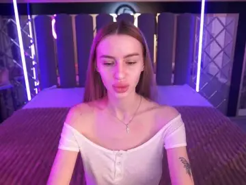 SnowWhiteee  live sex cam
