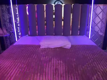 SnowWhiteee  live sex cam