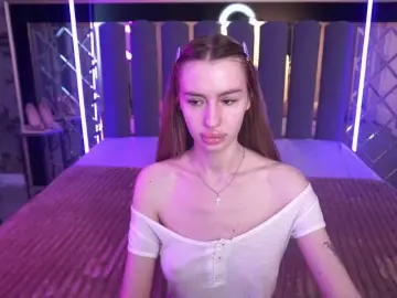 SnowWhiteee  live sex cam