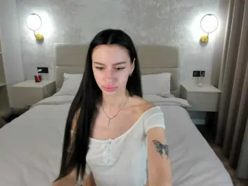SnowWhiteee  live sex cam