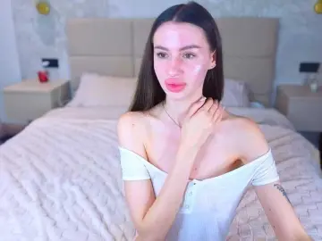 SnowWhiteee  live sex cam