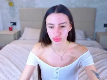 SnowWhiteee  live sex cam