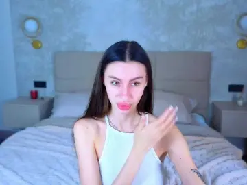 SnowWhiteee  live sex cam