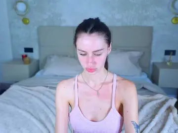 SnowWhiteee  live sex cam