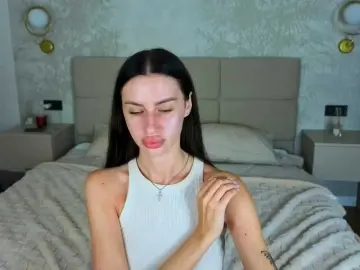 SnowWhiteee  live sex cam