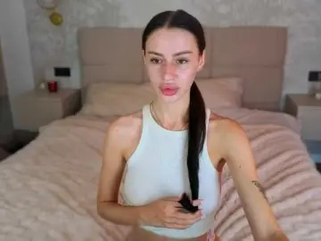 SnowWhiteee  live sex cam