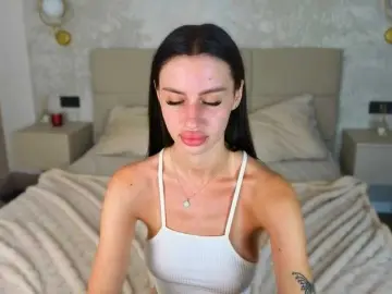 SnowWhiteee  live sex cam