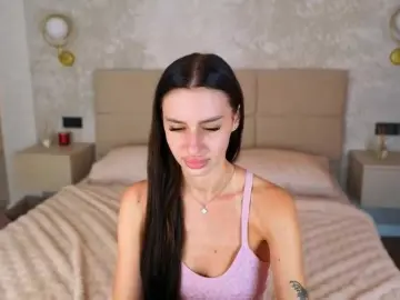 SnowWhiteee  live sex cam