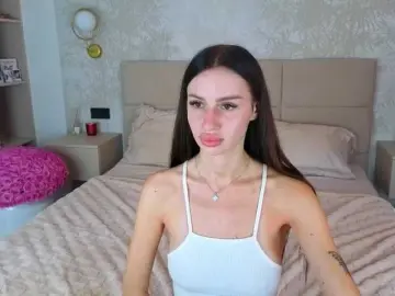 SnowWhiteee  live sex cam
