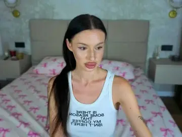 SnowWhiteee  live sex cam