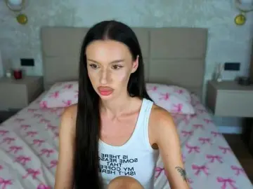 SnowWhiteee  live sex cam