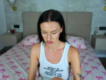 SnowWhiteee  live sex cam