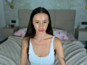 SnowWhiteee  live sex cam