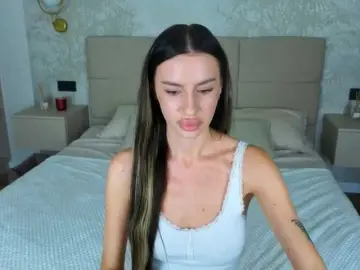 SnowWhiteee  live sex cam