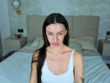 SnowWhiteee  live sex cam