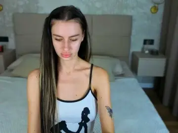 SnowWhiteee  live sex cam