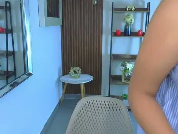 Tina-Lewis  live sex cam