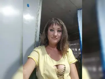YouGirlXXX  live sex cam