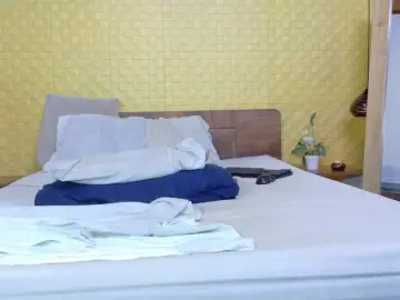 Curvynaomhy  live sex cam