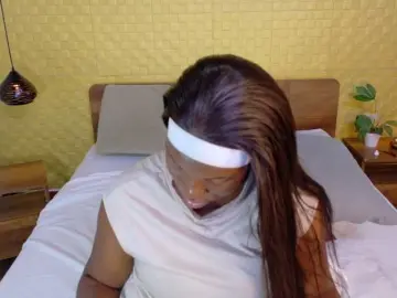 Curvynaomhy  live sex cam