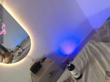 Mia2902  live sex cam