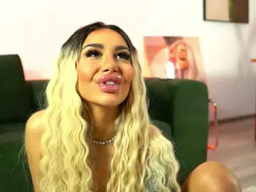 AmberGolden  live sex cam