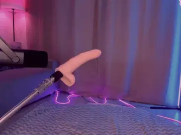 Juicy-Vikki  live sex cam