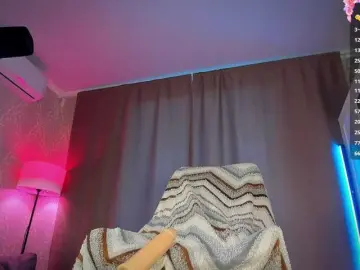 Juicy-Vikki  live sex cam