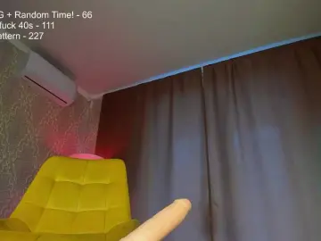 Juicy-Vikki  live sex cam
