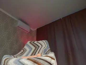 Juicy-Vikki  live sex cam
