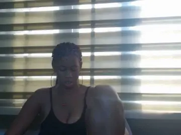 Juicynpink  live sex cam