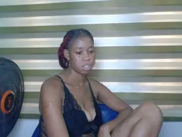 Juicynpink  live sex cam