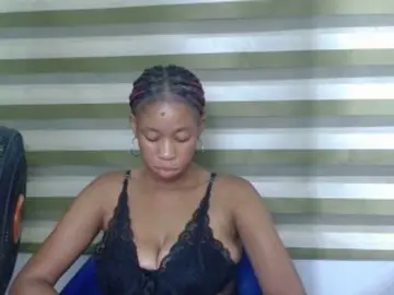 Juicynpink  live sex cam