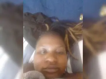 Lolah11  live sex cam