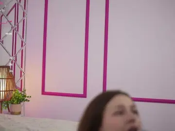 OneLaya  live sex cam