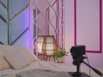 OneLaya  live sex cam