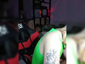 A-squirter  live sex cam